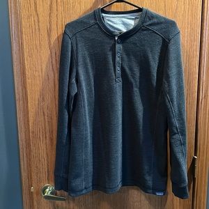 Men’s Eddie Bauer Henley! Size small!